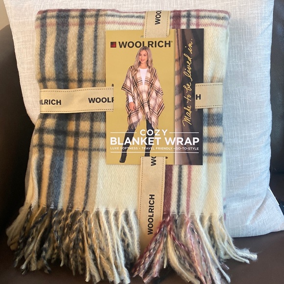 NWT Cozy blanket wrap - Picture 3 of 4